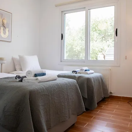 Philandrea - Sea Caves Villa *